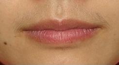 女性唇毛会不会越刮越浓,女性的唇毛可以刮掉吗