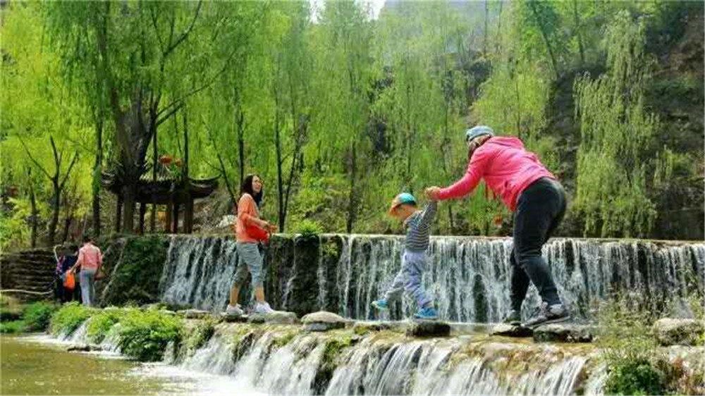 灵寿花溪谷到平山沕沕水多远,石家庄客运北站沕沕水旅游专线车