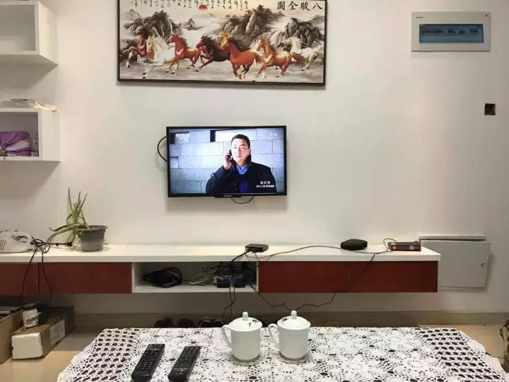 我和老公结婚一年多没孩子，婆婆偷偷在床头塞了求子符……