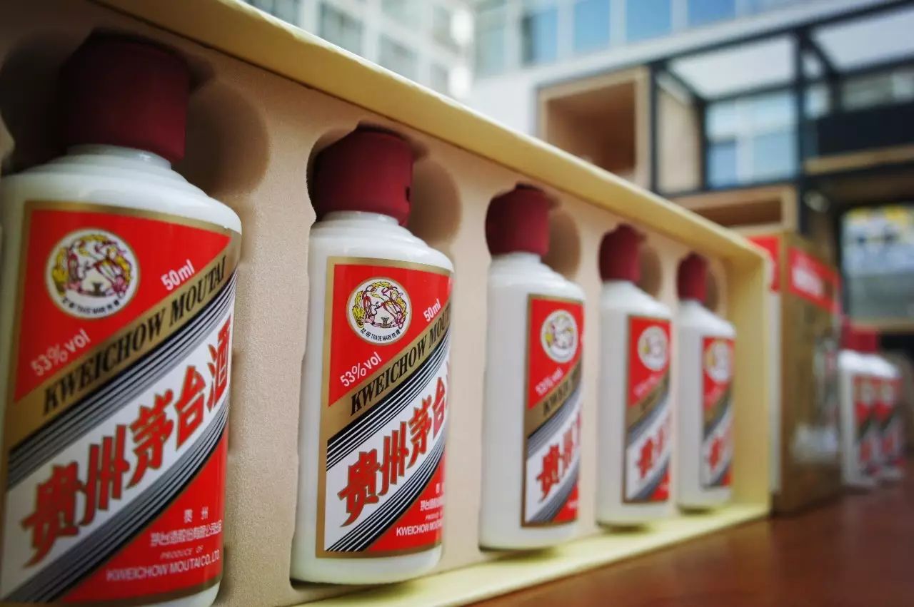 中秋送礼不用月饼送什么,中秋节送礼月饼配啥好