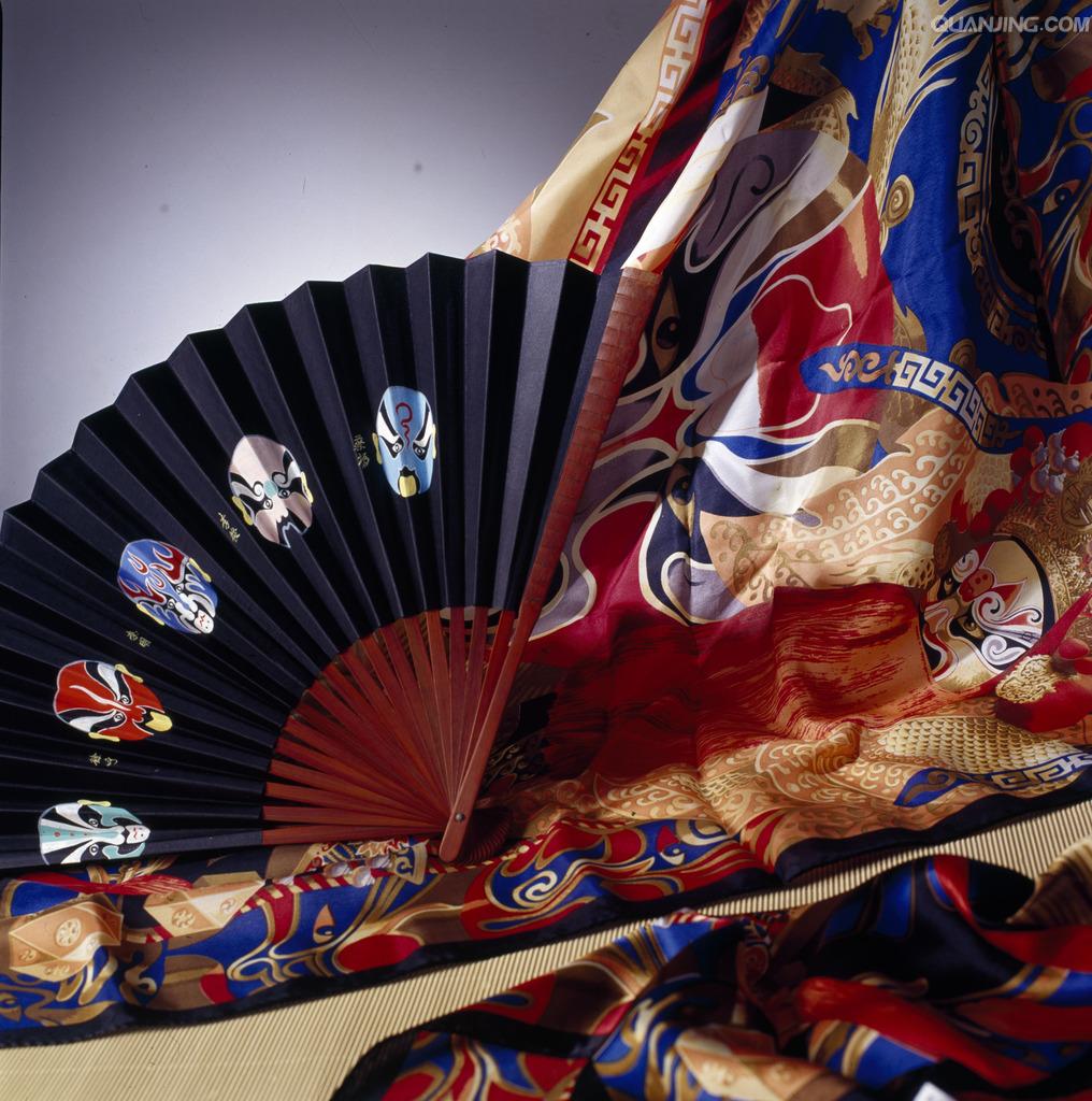 五彩缤纷的蚕宝宝,如何养五颜六色的蚕宝宝