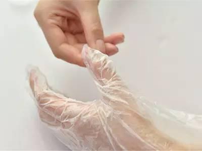 涂甲油胶的正确姿势,涂甲油胶的正确诀窍