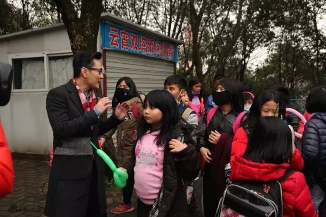 张信哲救猫,张信哲救人歌曲