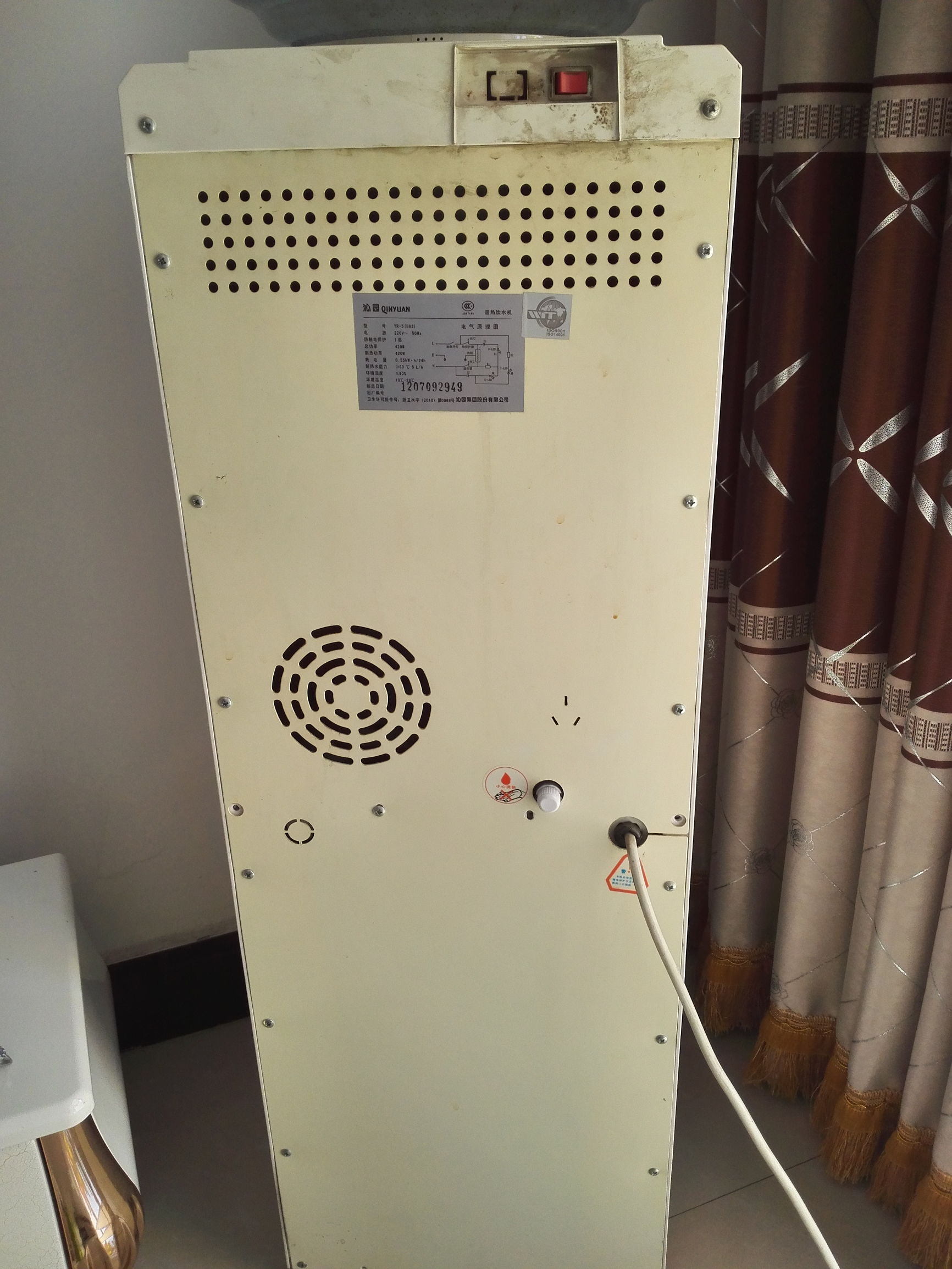 饮水机不制热了咋回事,饮水机不加热但是制冷怎么回事