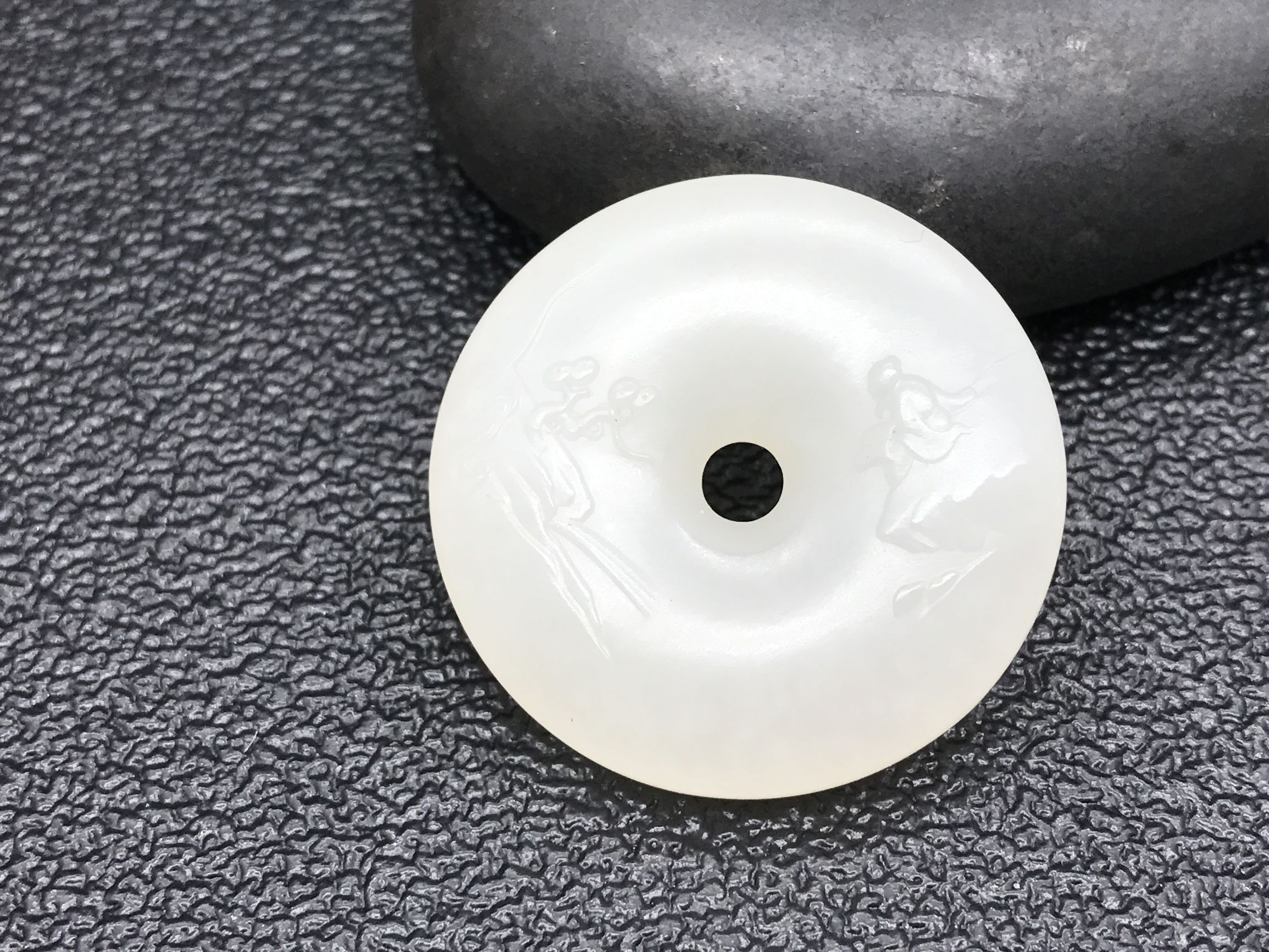 到底有没有羊脂玉？揭开*疆新**和田羊脂白玉的真实面纱！