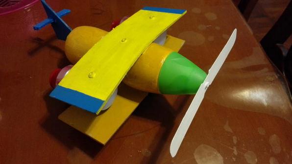 幼儿园第一个手工作品灯笼,幼儿园小朋友制作灯笼美篇