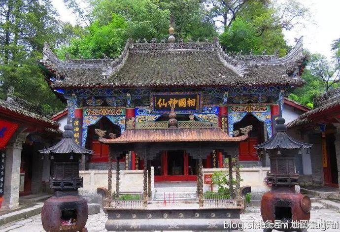 西成高铁沿线旅游,川西北高铁沿线旅游景点