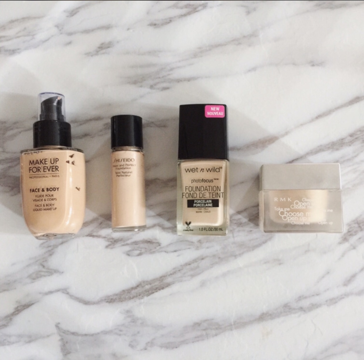 油性皮肤长痘用什么牌子的粉底,适合油痘肌的粉底推荐