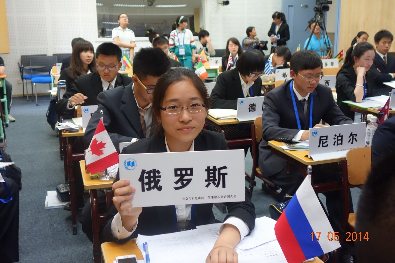 孩子们参加社团活动,孩子参加的学校团体活动