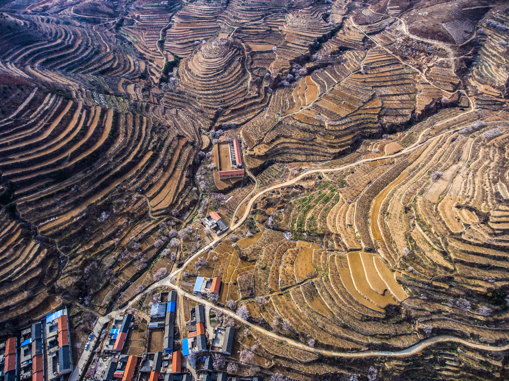 精灵phantom4prov2.0教学视频,精灵phantom4prov2.0缺点