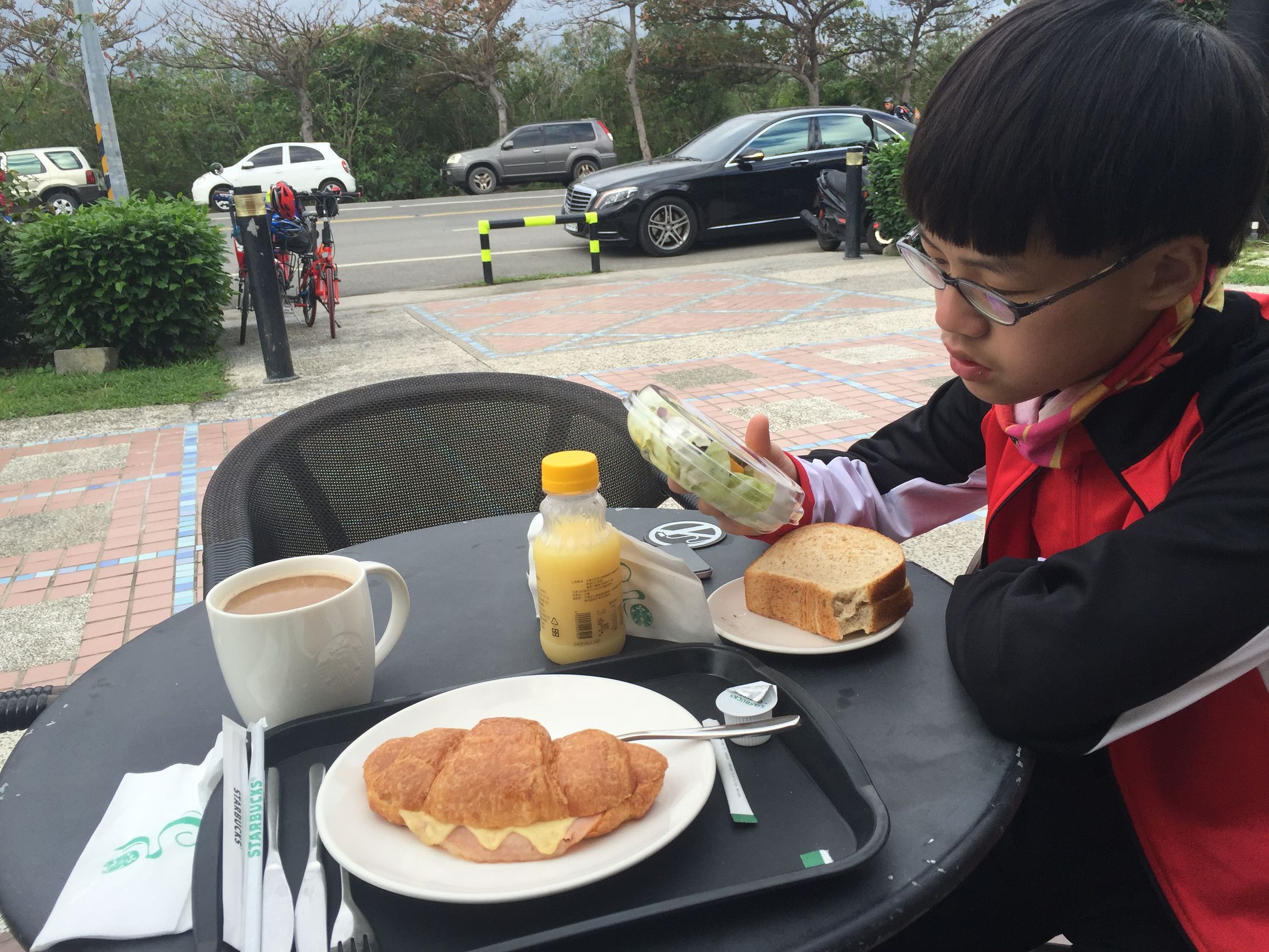 共享单车人人都能骑,共享单车人人都可以骑