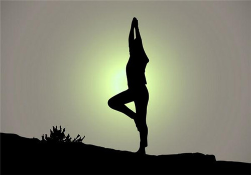 瑜伽的初步练习20式瑜伽经典动作图解