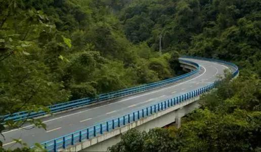 堵在路上别着急,堵在高速上不要慌