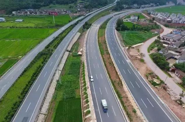 堵在路上别着急,堵在高速上不要慌