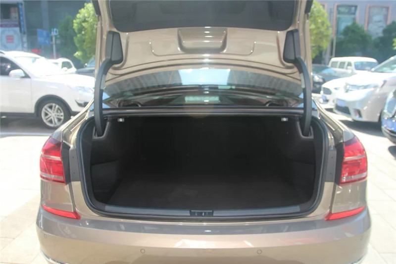 2017款帕萨特330尊荣版车主体验,帕萨特330tsi尊贵版星空版说车