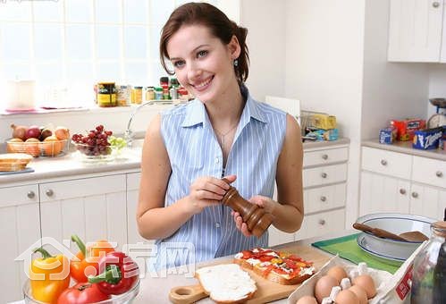 厨房切记不要装这种油烟机了,厨房为什么装吊柜