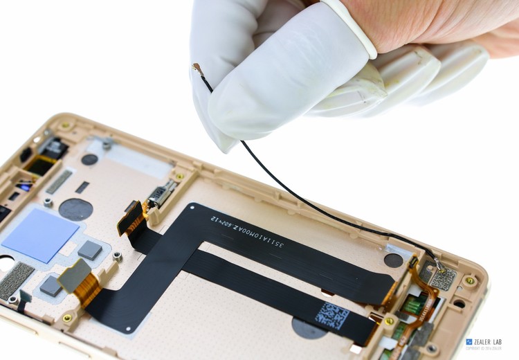 拆解小米手机,小米4s手机拆解