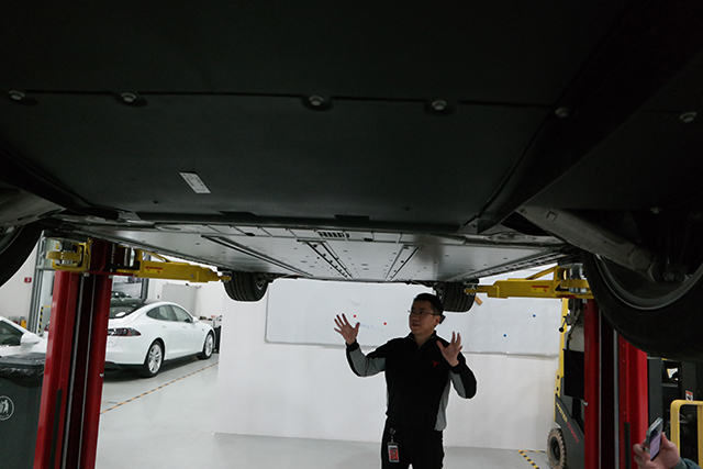 特斯拉modely自动驾驶试驾视频,试驾特斯拉models高性能版车重