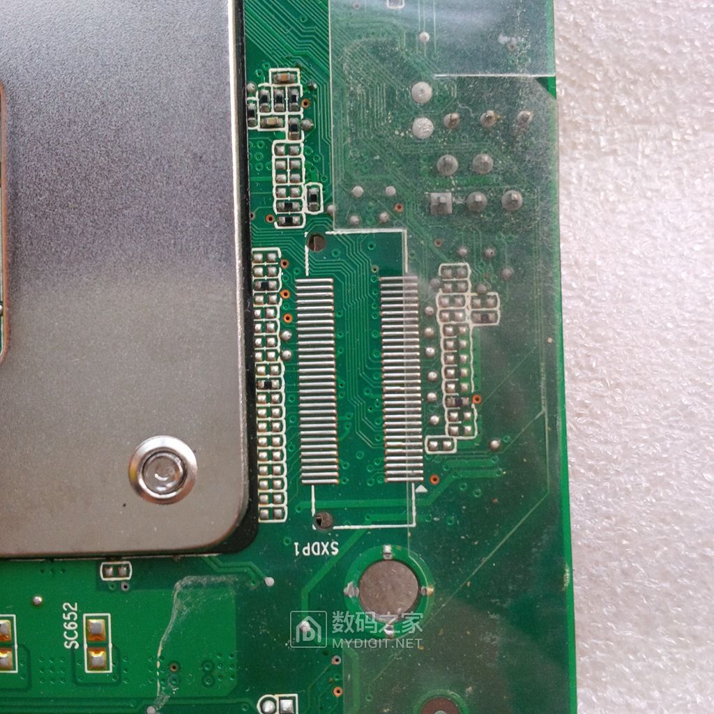 联想thinkcentre一体机怎么拆,联想thinkcentre一体机拆解