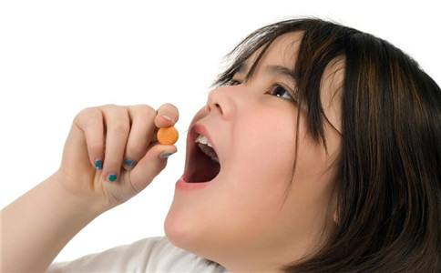 家长长点心吧,一岁宝宝误食烧碱口腔溃烂