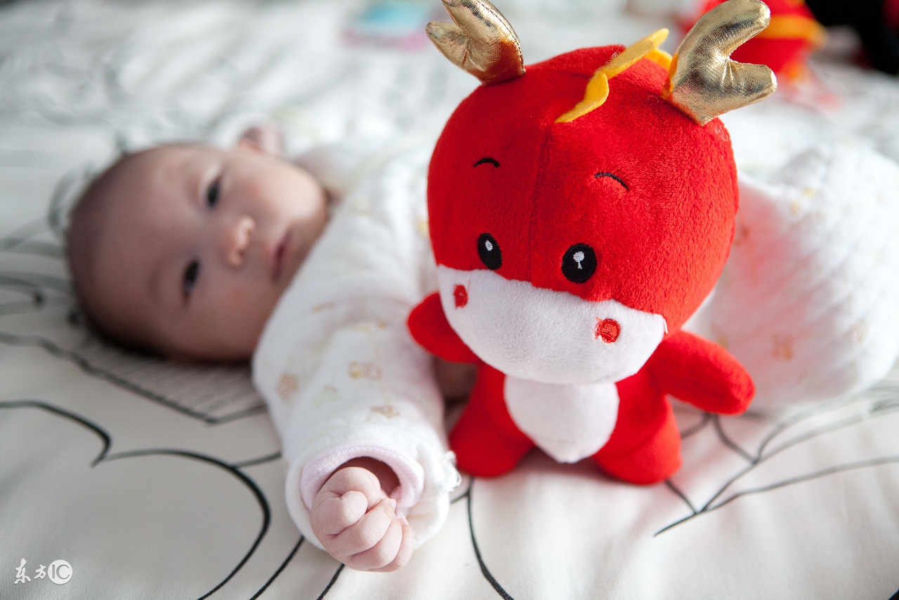 你家宝宝需要一直抱着吗,习惯了抱睡的宝宝怎么纠正过来