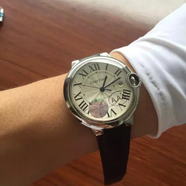 卡地亚蓝气球腕表官网价格,卡地亚大号蓝气球腕表正品对比