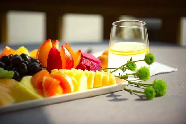 父母供自己读书花光了所有积蓄,父母花光积蓄送女儿留学