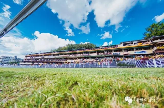 这个与马尔代夫隔海相望的火山岛国，免签人少，还可以玩遍海陆空