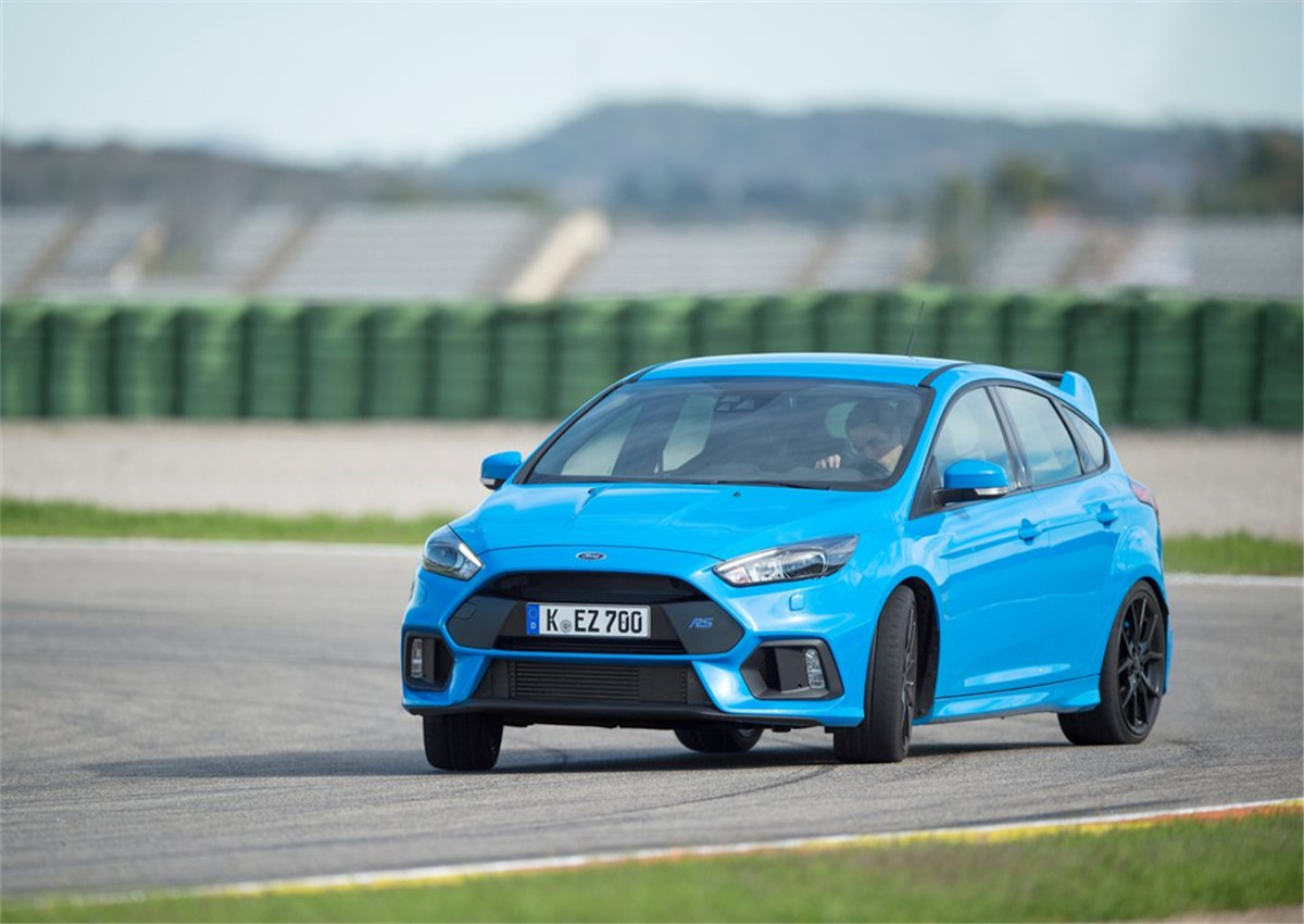 趣味钢炮,福克斯rs试驾视频