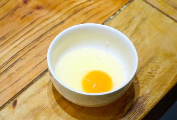 一刀切下去，鸡蛋流黄的感觉，好像中了500万！