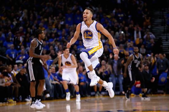 库里为什么不和nike合作,库里为什么不代言耐克