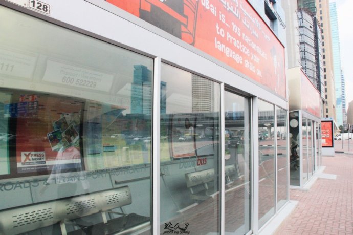 乘着地铁，乐购迪拜