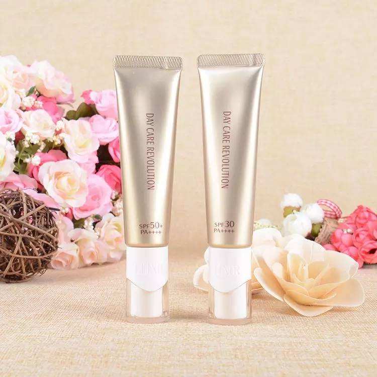 哪款防晒霜好用且清爽不油腻,夏季必备的三款防晒霜