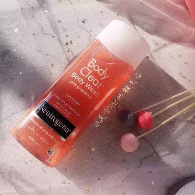 鸡皮肤有粉刺推荐什么药膏,去鸡皮粉刺小妙招学生党