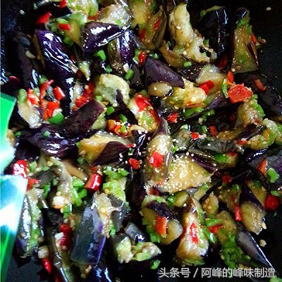 双椒茄子的做法,开胃下饭的家常菜圆茄子
