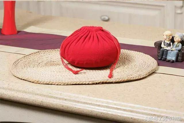 圣诞限定彩妆,圣诞限定彩妆必买清单价格