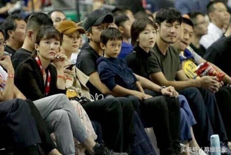 孙俪邓超儿子等等照片,孙俪晒儿子等等萌照