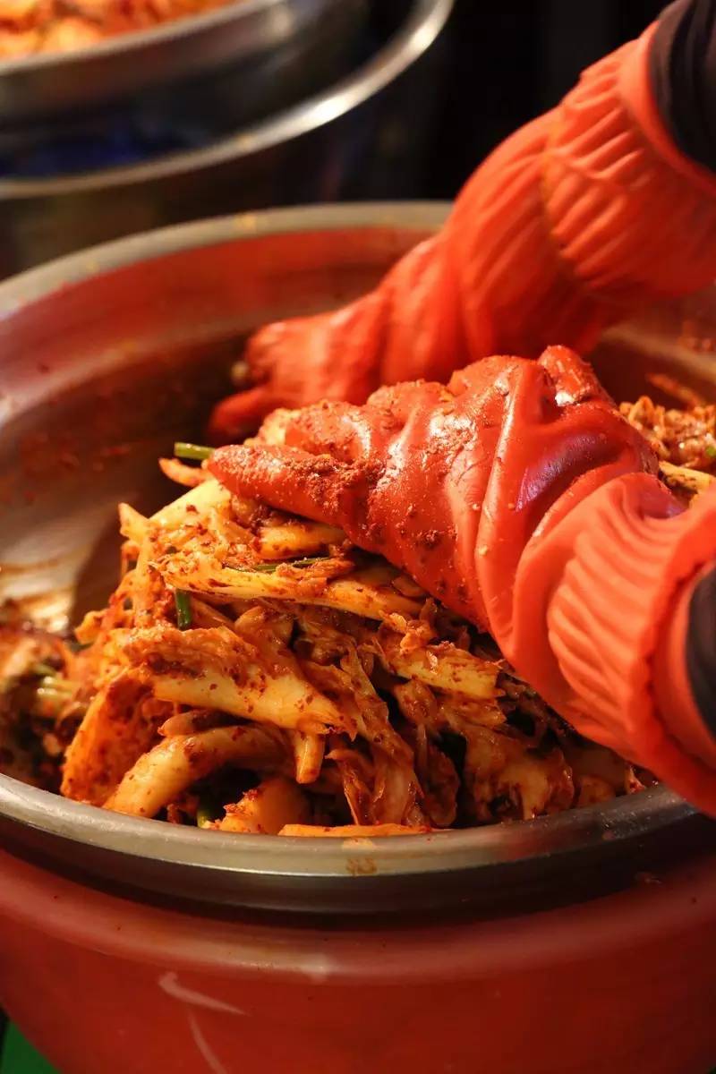 这里可能是唯一能够满足你吃到巨无霸海鲜和偶遇Runningman的地方了！