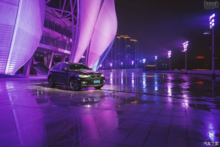 宝马X6，不谈性能如何！自驾遇上大雨还被拍成大片，颜值绝对够！