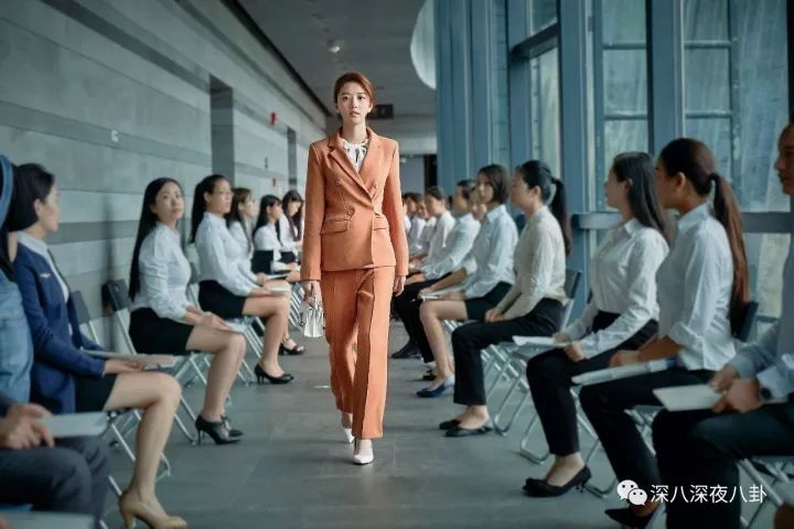 贵圈时刻是个暗流涌动的比拼场，比颜值，比衣品，比演技，比关系