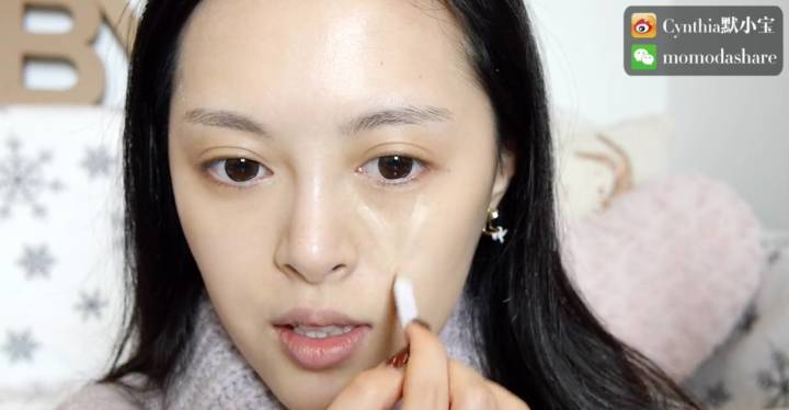 怎么用三色遮瑕遮黑眼圈和痘印,黑眼圈遮不住是遮瑕太浅了吗