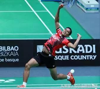 羽毛球和网球哪个更容易受伤,羽毛球运动受伤集锦