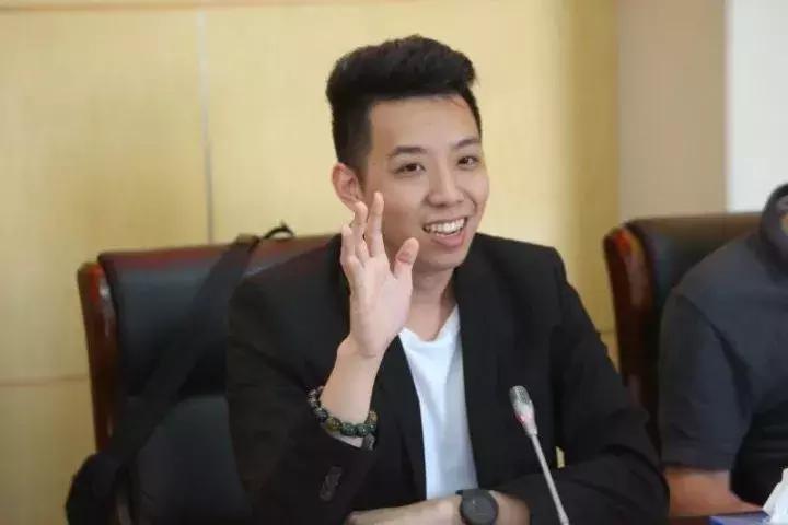 4个台湾小伙儿为7000万大陆恨嫁女操碎心，在线算命生意如何变现