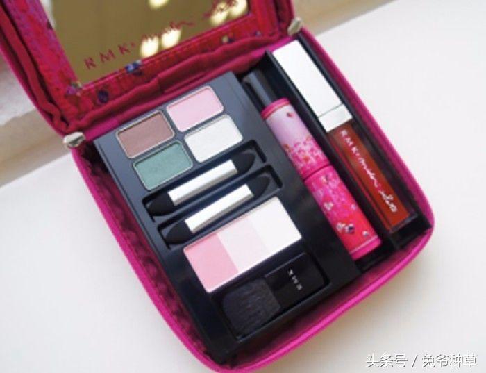 历年彩妆圣诞款,丧心病狂的妆容