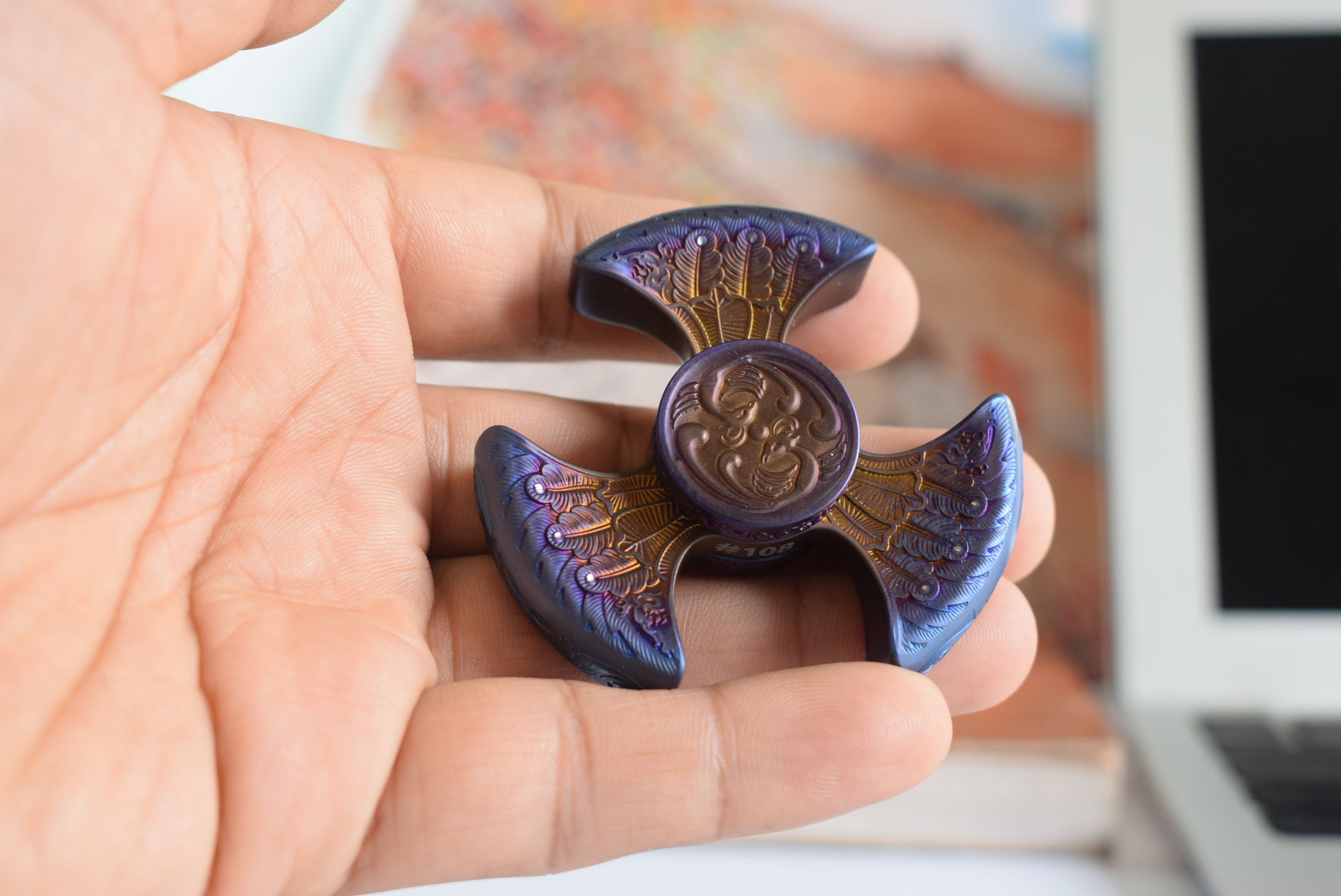 测评指尖陀螺飞花款,最好玩价格还很低的指尖陀螺