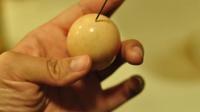 不小心把鸡蛋打碎了是什么预兆,鸡蛋不小心打破了很多怎么办