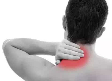 颈椎病导致落枕怎么缓解,落枕导致颈椎关节错位