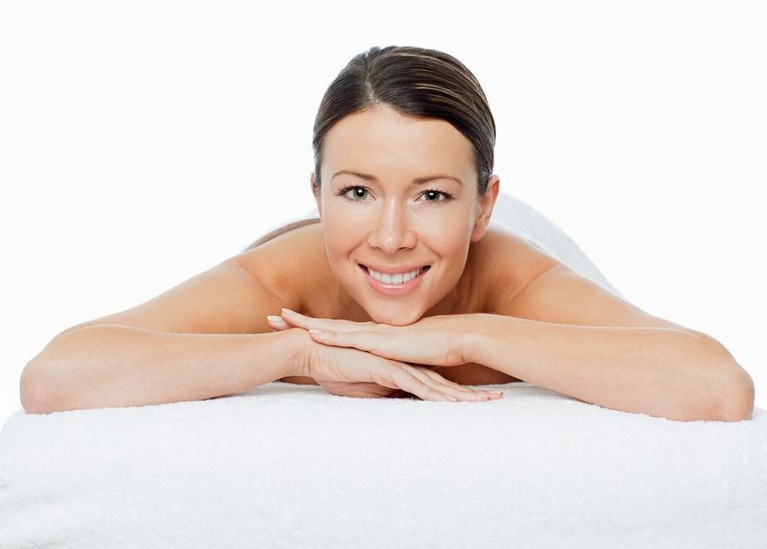 女人剖腹产手术疤痕,女人剖腹产疤痕照片