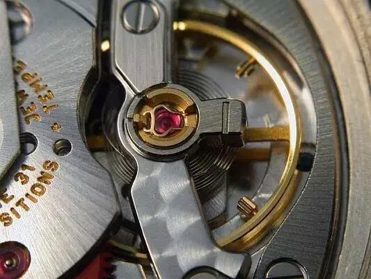 手表走不准了？可能是这个关键零件出了问题！
