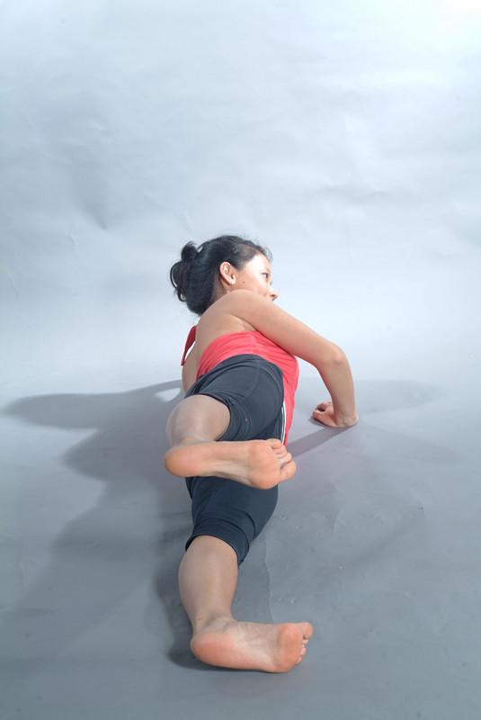 普拉提侧卧侧抬腿式讲解,普拉提侧卧单抬腿画圈口令